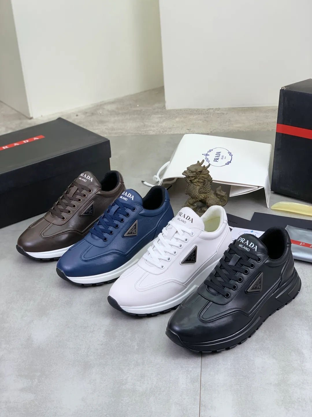 Men's men's shoes P600 💰[actual price] top quality, new popular models on the official website, timeless for a century, 🆘 The trendy brand (Prada) mainly promotes popular models, avant-garde and versatile fashionable men's shoes, privately molded, with cowhide splicing and 1:1 oil edge treatment... fashionable and simple, original imported cowhide with python skin, cowhide leather lining for feet; the atmosphere and personality are more fashionable, eye-catching and pursuing class. It will subvert the old idea and be a must-have for fashionistas who want to spend time with you! Must keep it! High-end comfortable and low-cost, high-end quality workmanship. Size: 38-45 4️⃣ colors available. full package
